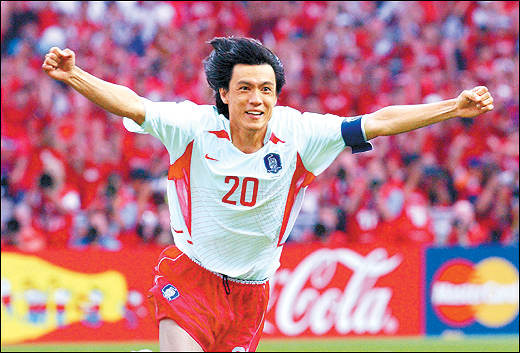 2002년 6월, 전 세계를 놀라게 했고 대한민국의 월드컵 4강이란 역사를 썼던 스쿼드 움짤 | 인스티즈
