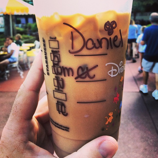 디즈니&스타벅스 좋아하시는분들? 디즈니파크 스타벅스로 여러분을 모십니다 | 인스티즈