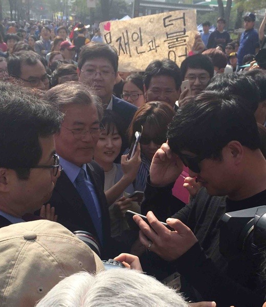 [문재인] 오늘은 전주 지원 유세하러 방문하신 문재인 전 대표.jpg | 인스티즈