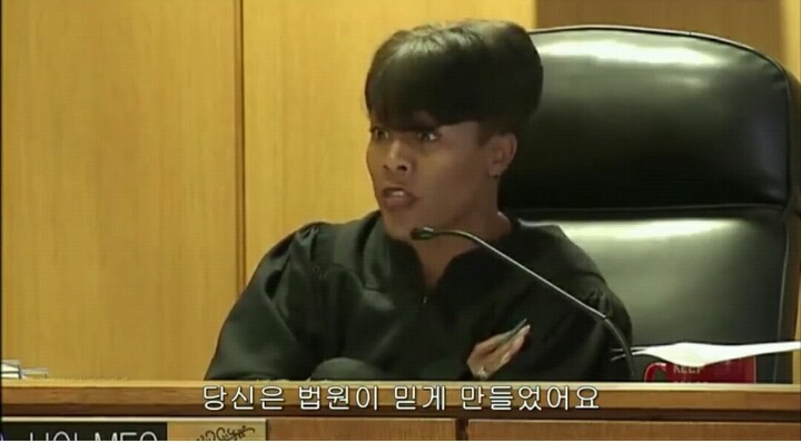 가증스럽게 연기하는 범죄자 박살내는 판사 | 인스티즈