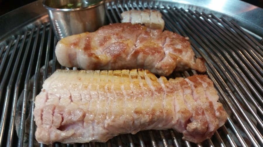 홍돼지 이미지