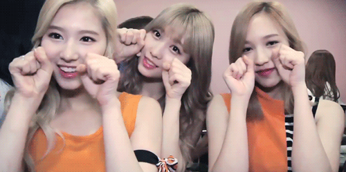 여름에도 딱 붙어다니는 트와이스 미사모.gif | 인스티즈