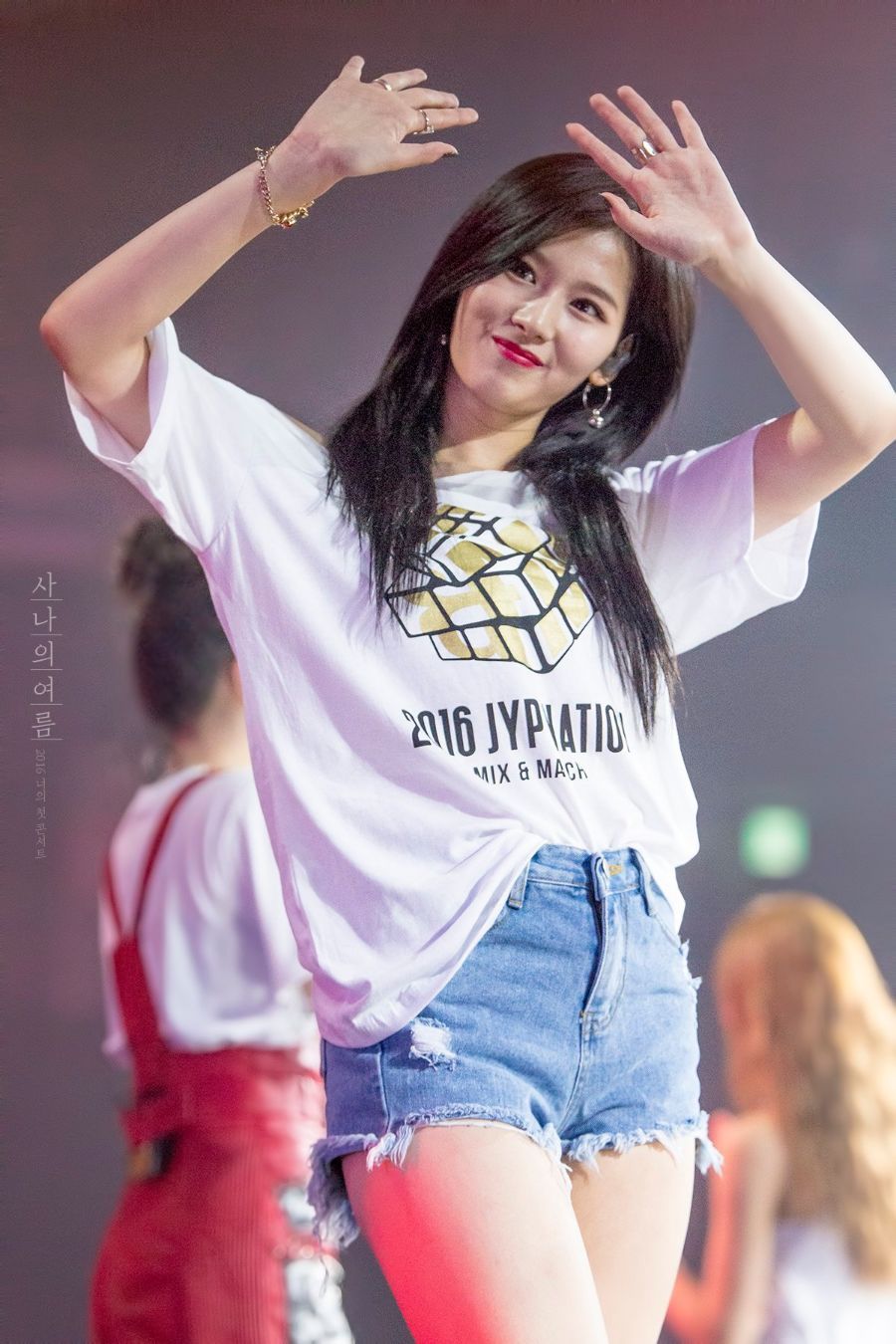 사나 어깨.jpg | 인스티즈