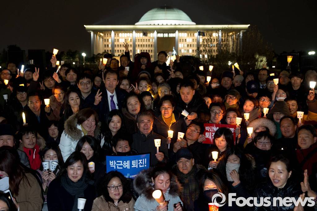 어제 국회 앞, 구황 문재인 선생.jpg | 인스티즈