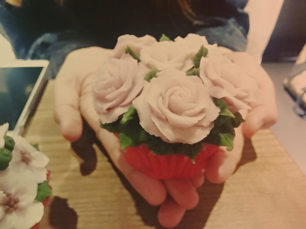 인스타 올리면 좋아요 많이 받게 생긴 꽃모양 디저트 모음 | 인스티즈