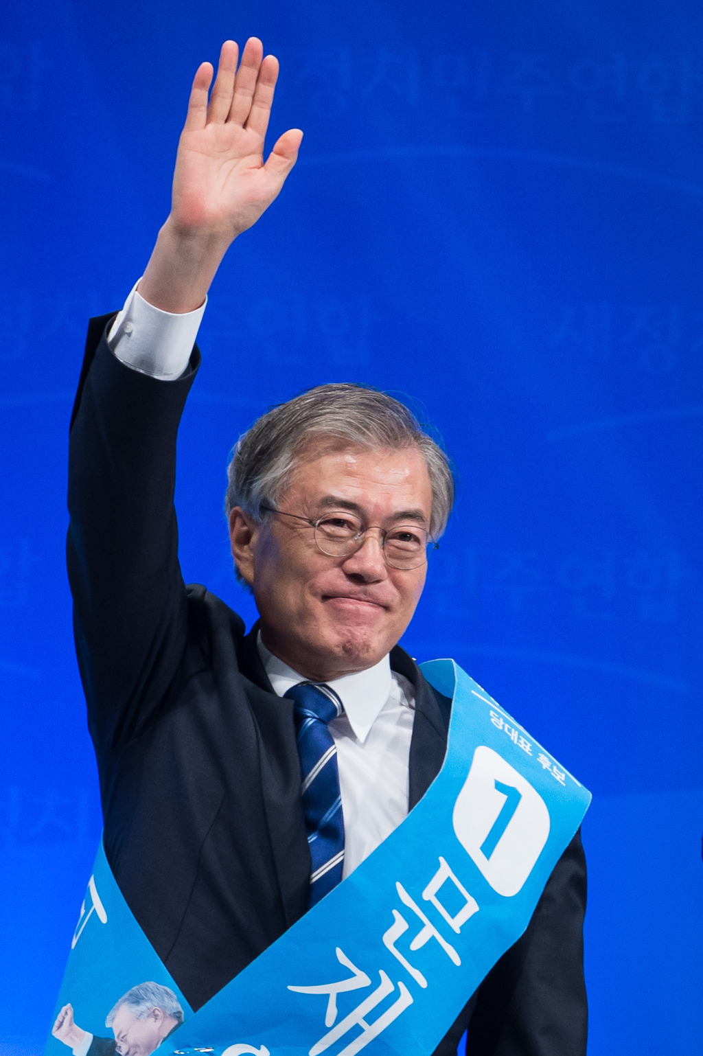 그동안 있었던 많은 일들과 현재 대선 출구조사 결과를 만들어낸 국민들의 마음을 말해 주는 듯한 노래 | 인스티즈