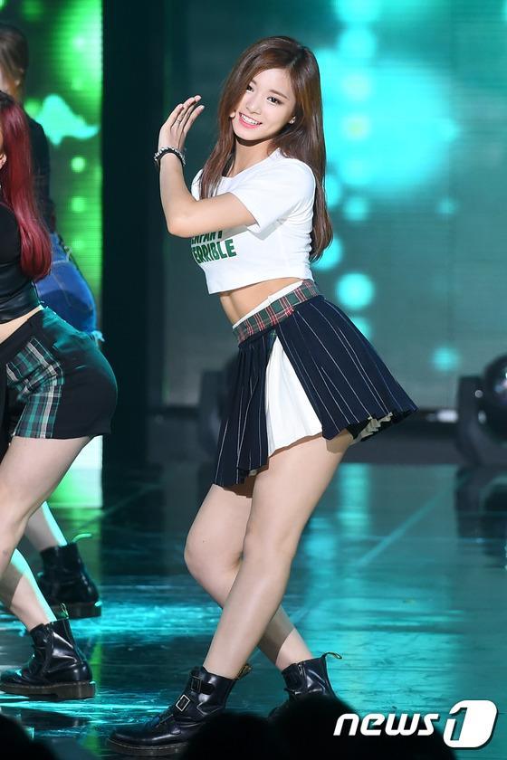 오늘자 쯔위 기사사진 클라스.jpg | 인스티즈