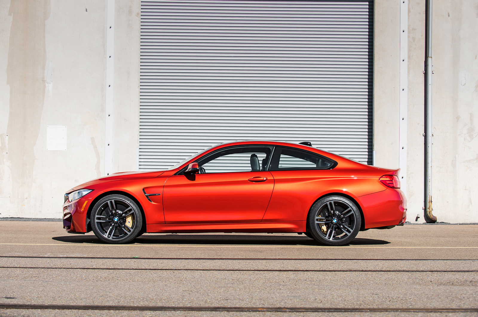 쉐보레 신형 카마로 vs BMW M4 | 인스티즈