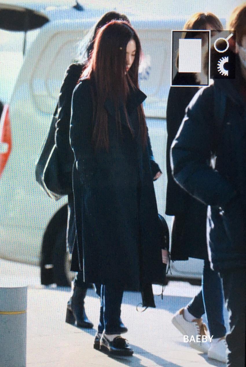 오늘자 일본 출국하는 레드벨벳 완전체 | 인스티즈