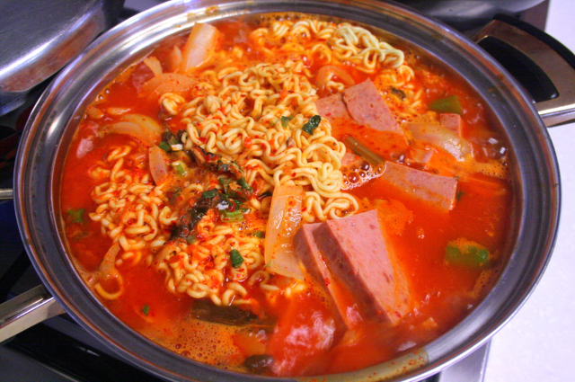 다음 중 라면에 딱 하나만 넣을 수 있다면 넣고 싶은것은? | 인스티즈
