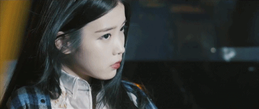 머리 넘기는 아이유 .gif | 인스티즈