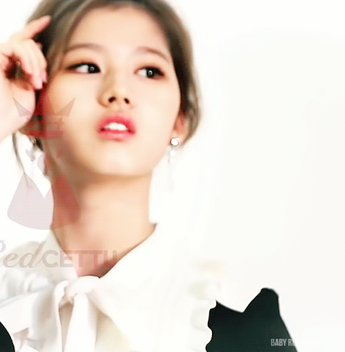 눈이 똘망똘망한 트와이스 사나.gif | 인스티즈