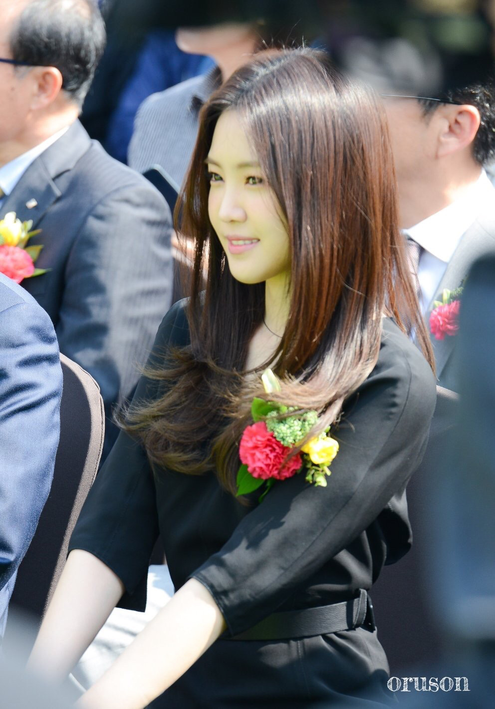 오늘자 손나이쁜 손나으니 | 인스티즈