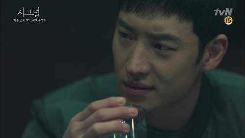 [시그널] 깐죽거리며 끌다가 본성나온 박해영(이제훈)ㄷㄷㄷ.gif | 인스티즈