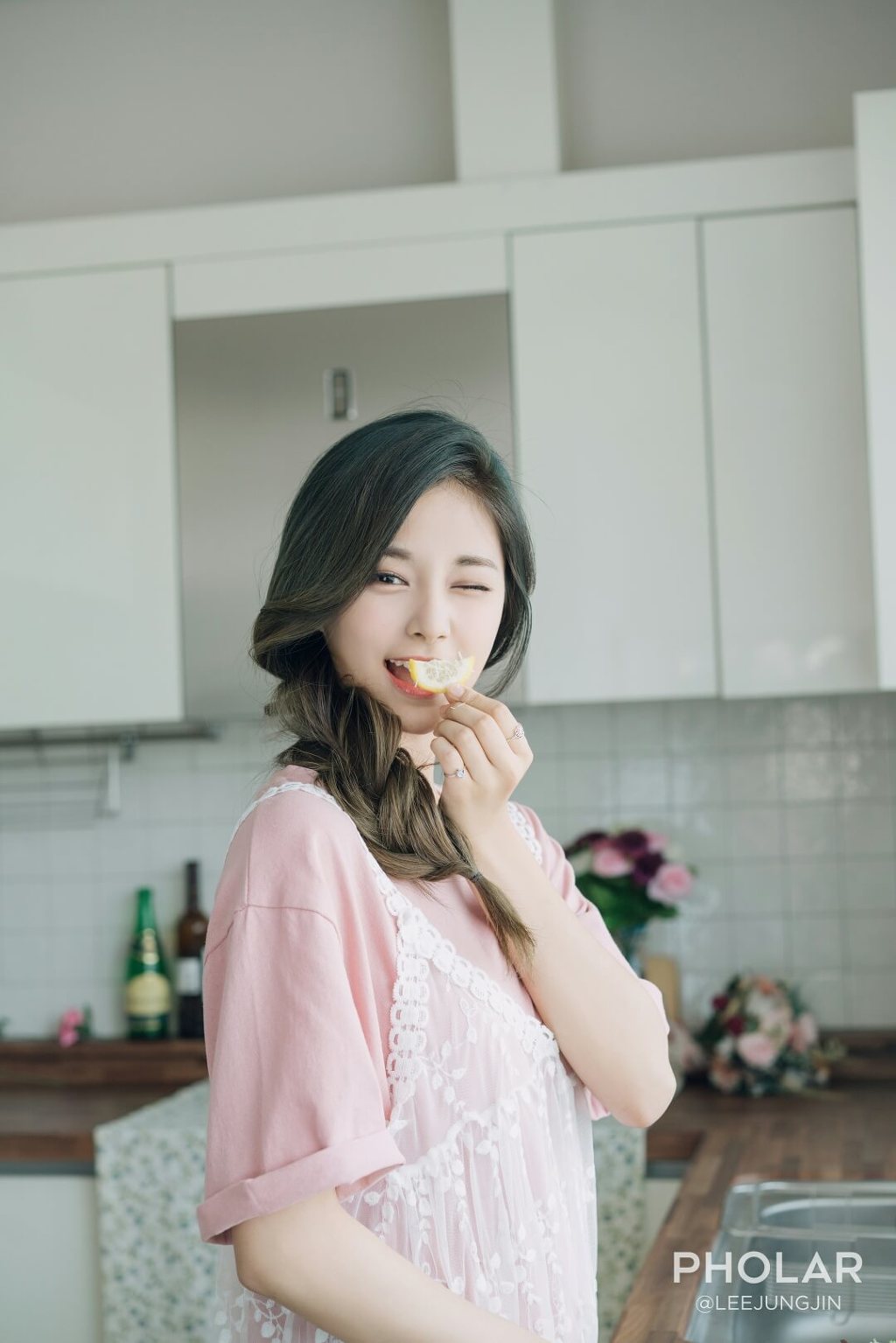 배우 이정진이 찍은 트와이스 쯔위 셋째 날 | 인스티즈