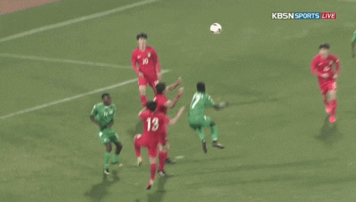 경기 중 충돌로 의식을 잃은 정태욱 선수와 동료선수들의 빠른 대처 | 인스티즈