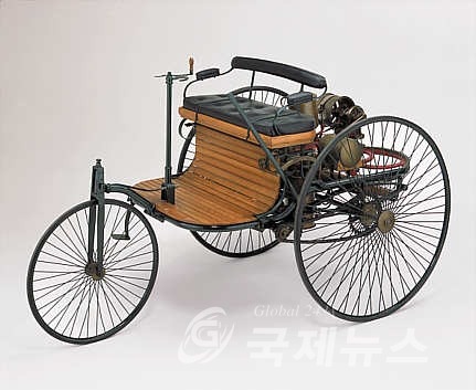 자동차박물관 이미지