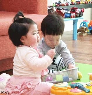 슈돌에 출연했던 슈의 일란성 쌍둥이 딸 라희,라율(+최근) | 인스티즈