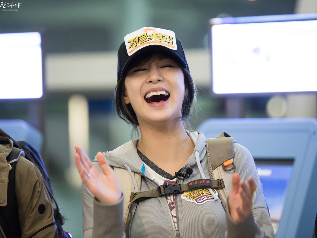 160324 인천공항 출국 에이핑크 하영 By.관다야 | 인스티즈