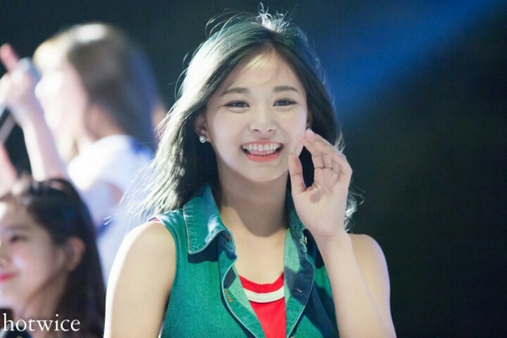 [트와이스] 쯔위의 집중할때 모습 | 인스티즈