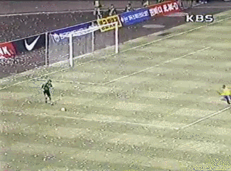 1999 나이키 초청경기 대한민국 vs 브라질.gif | 인스티즈