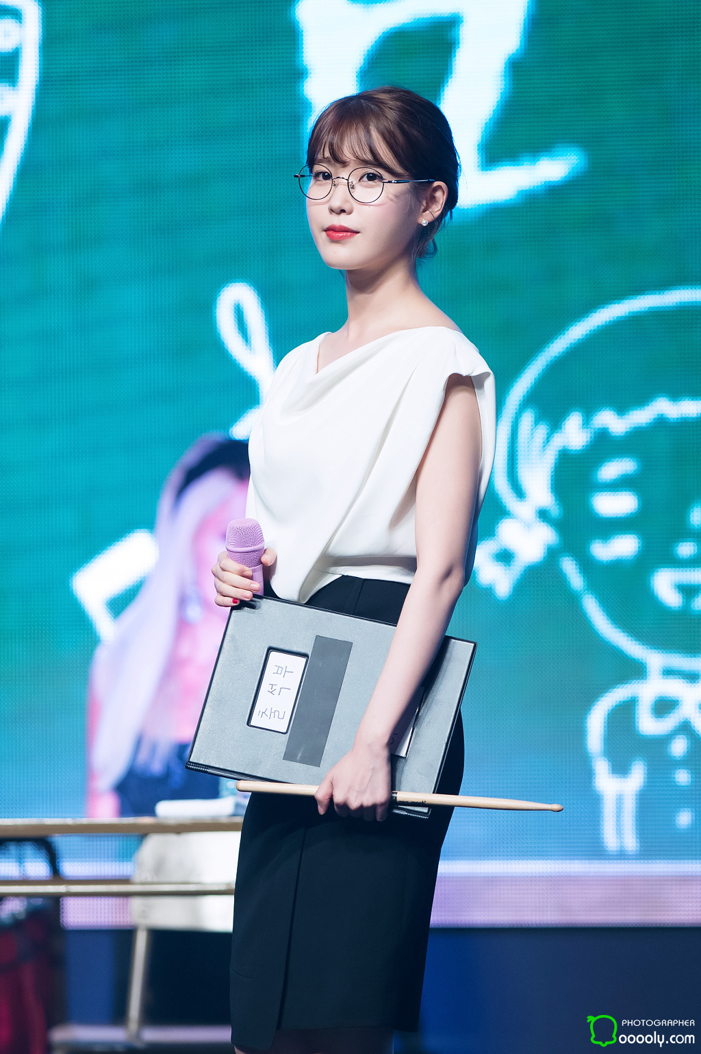 [16.09.18] 아이유 8주년 팬미팅 현장.jpg | 인스티즈