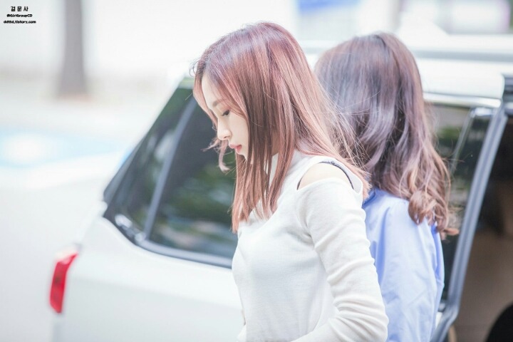 트와이스 미나 유스케 출근길 분위기... | 인스티즈