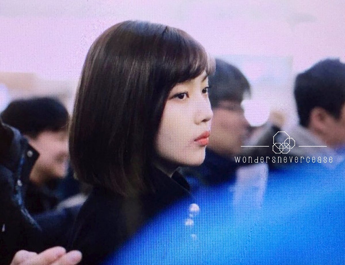 오늘자 일본 출국하는 레드벨벳 완전체 | 인스티즈