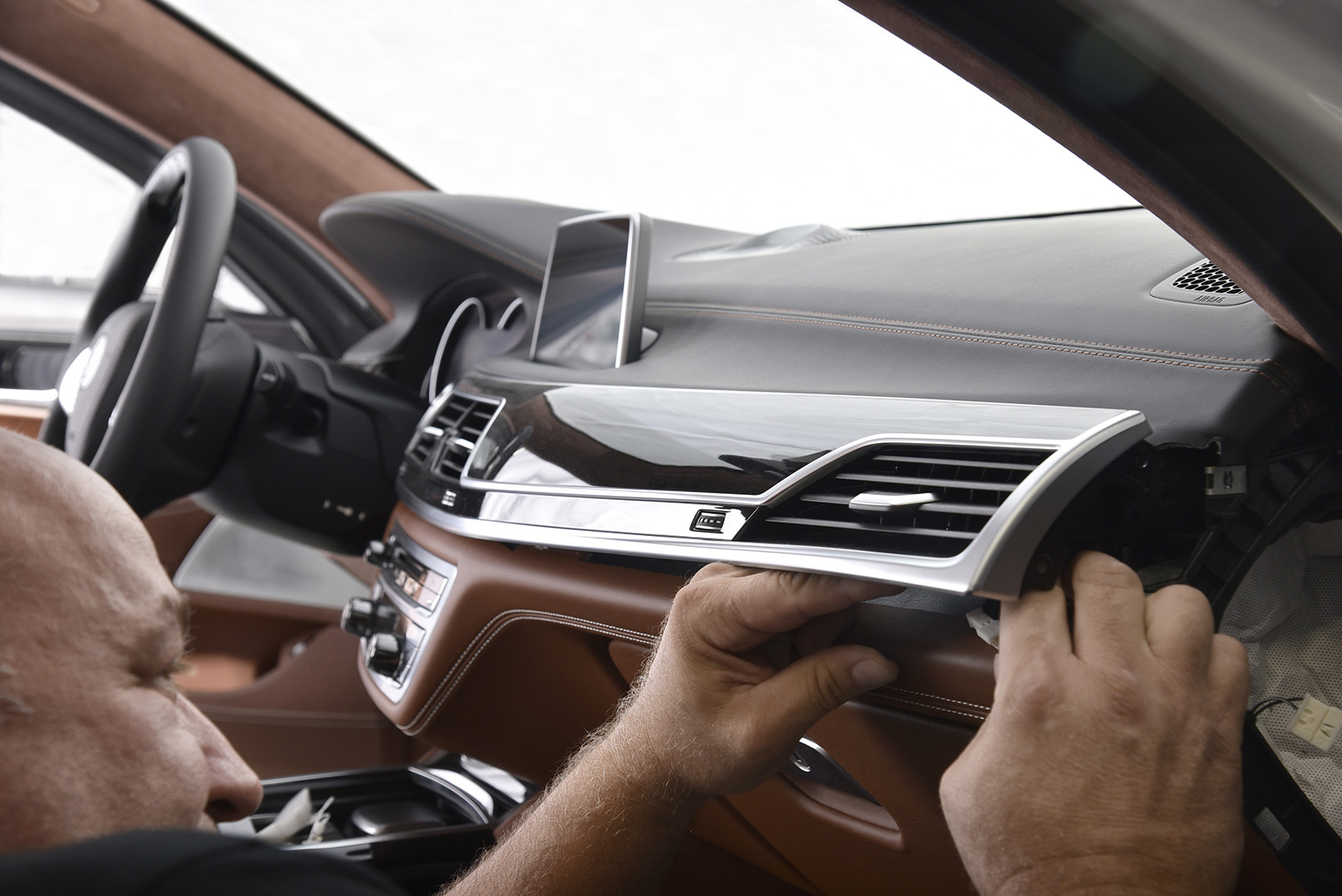 BMW 750Li xDrive Solitaire and Master Class Edition | 인스티즈