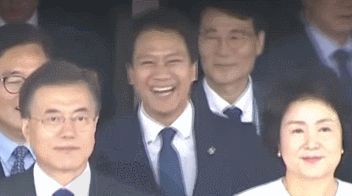 문꿀오소리들에게 임마루로 불리는 임종석 비서실장.jpgif | 인스티즈