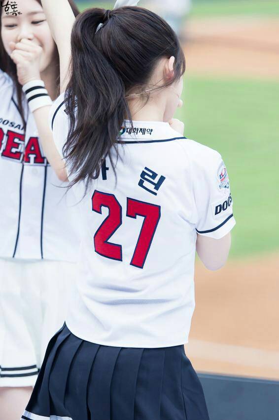 뒷모습도 너무 애기애기한 걸그룹 오마이걸 아린.JPG | 인스티즈