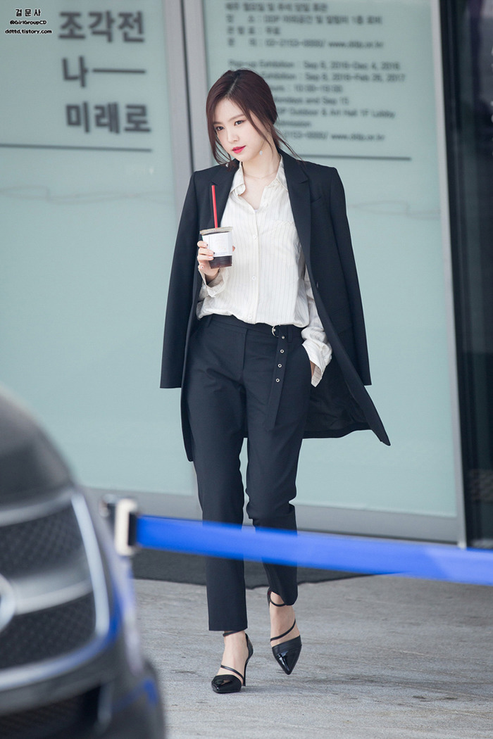[에이핑크] 바지정장 입은 손나은.jpg | 인스티즈