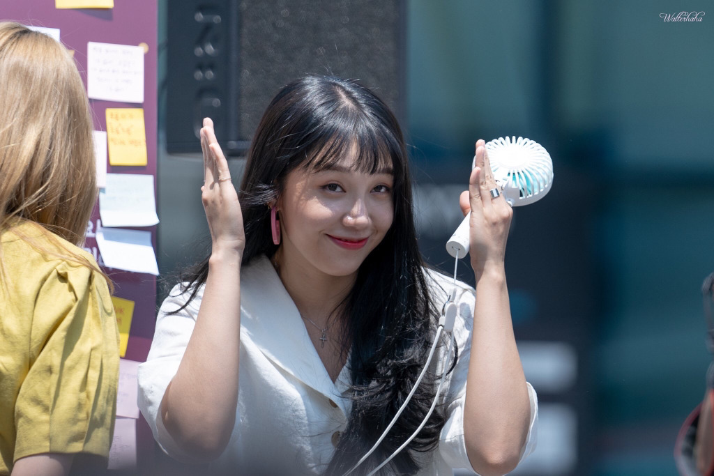 [에이핑크] 퇴근하고 친구들과 한잔 하러 갈 생각이라서 정은지 | 인스티즈