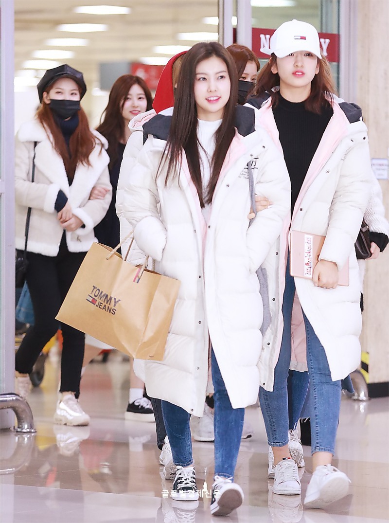 아이즈원, 어제자 인천공항 입국 프리뷰 | 인스티즈