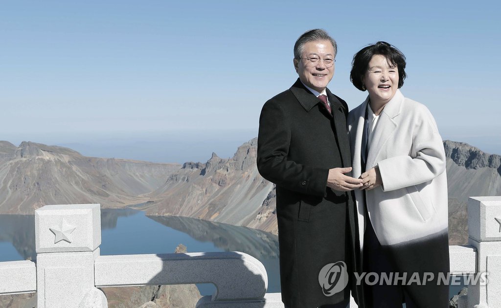 보고도 믿기지가 않아요 두 정상 내외와 백두산, 레알입니까!!! | 인스티즈