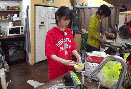 민박 알바생 지은이 .gif | 인스티즈