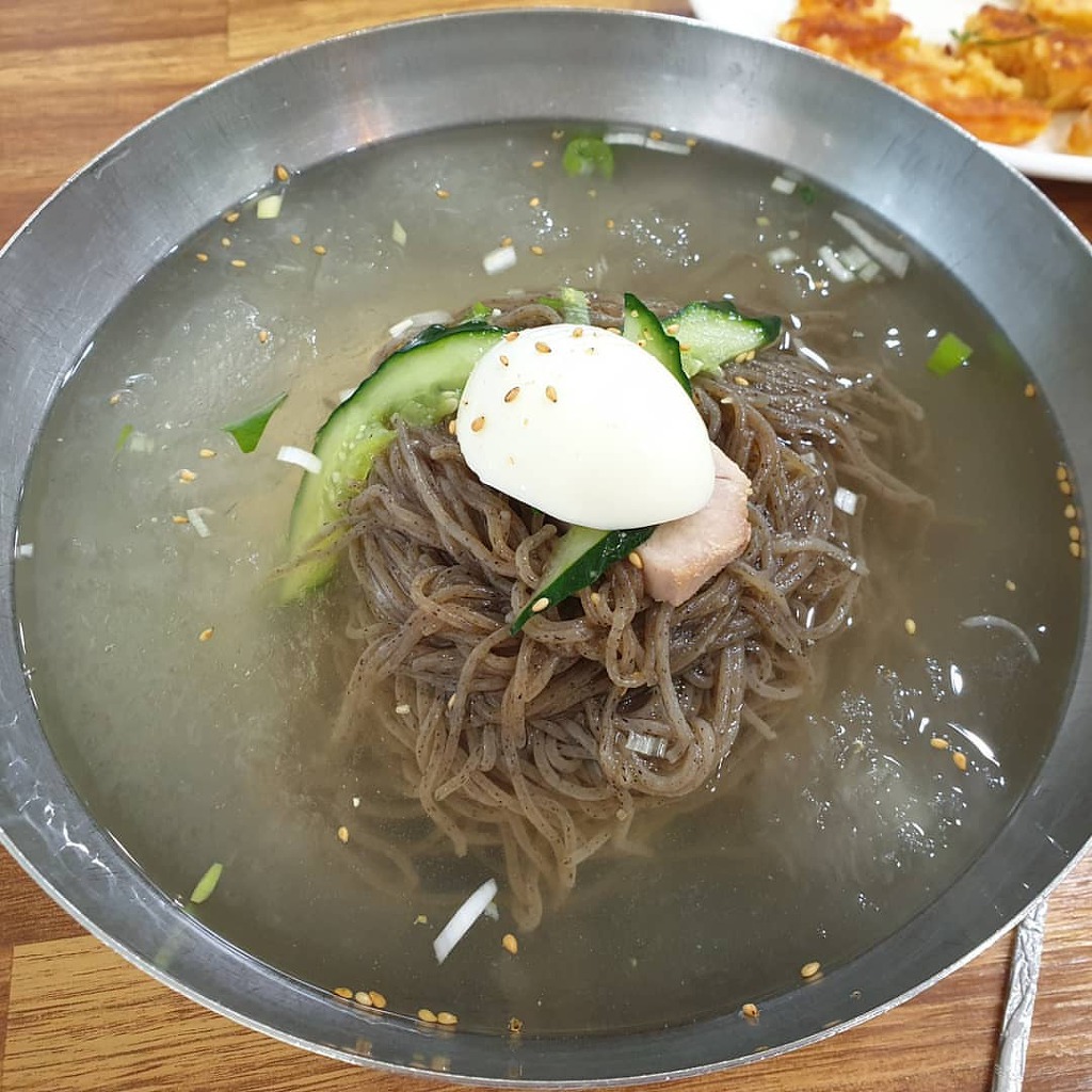 유명냉면 이미지