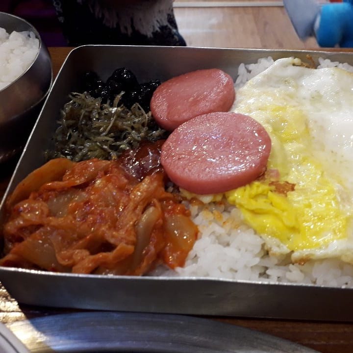 식당에서 나오는 옛날도시락 스타일.....jpg | 인스티즈