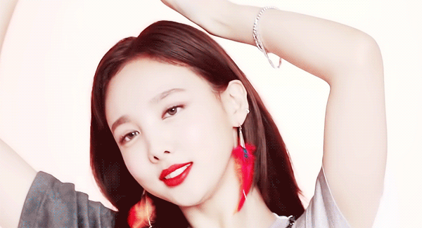 Yes Or Yes 메이킹속 나연이 | 인스티즈