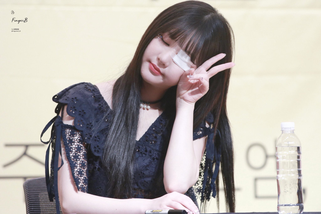 [여자친구] 주문한 와칸다 여권 케이스가 도착해서 은하 | 인스티즈
