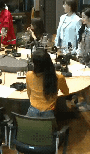사나의 뒷태 ％2B 허리라인.gif | 인스티즈