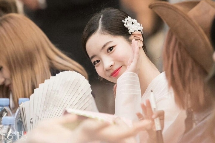 추석특집 한복입은 트와이스 다현 | 인스티즈