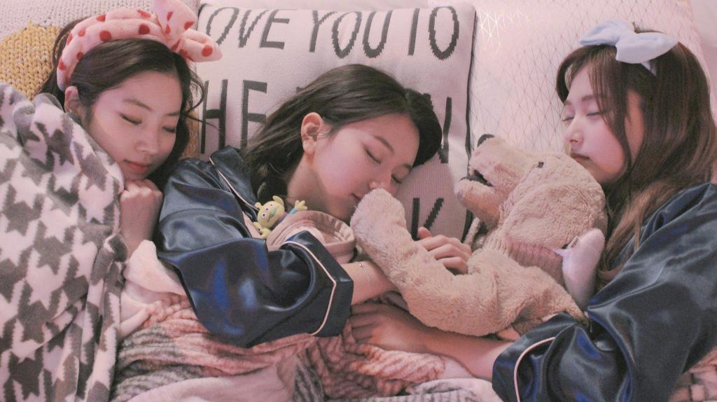 트와이스 눕방.jpggif | 인스티즈
