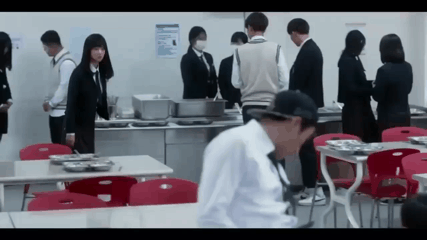 [구해줘] 실제로 아팠을 것 같은 학폭 가해자한테 풀스윙 날리는 여주.gif | 인스티즈
