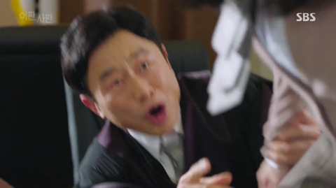 [이판사판] 감정적으로 법정에서 날뛰는 여주 판사 캐릭터.jpg | 인스티즈