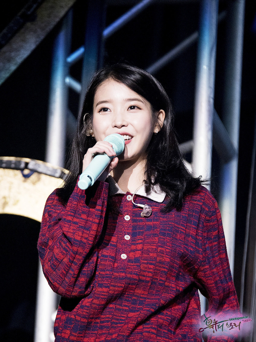 섹시함과 아름다움이 공존하는 광주콘서트 아이유.jpg | 인스티즈