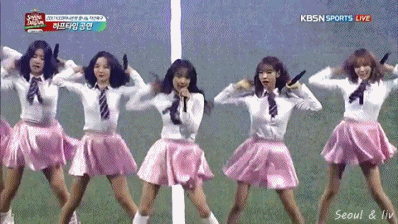 아이돌 공연을 보는 선수들.gif | 인스티즈