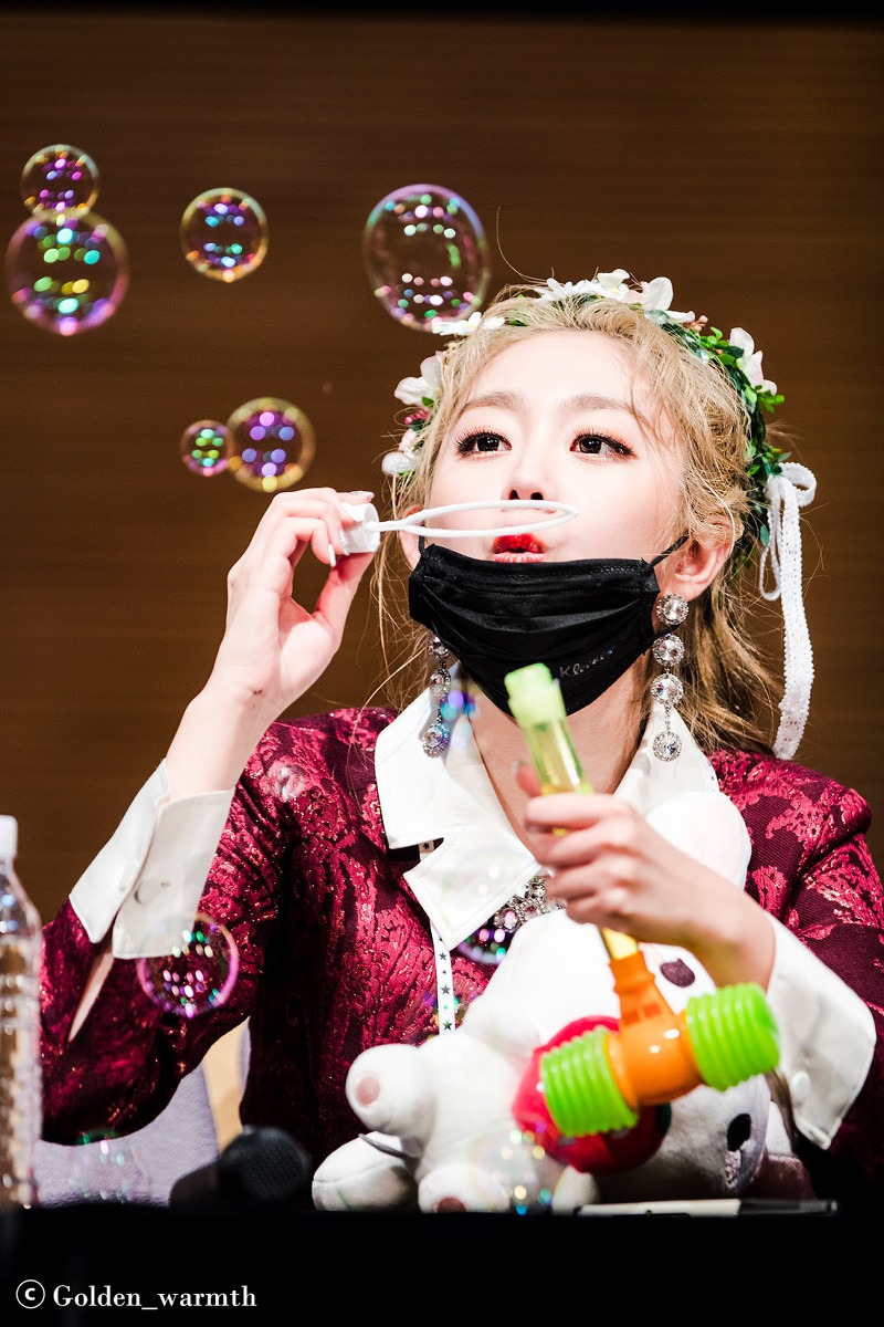 비눗방울 가지고 노는 러블리즈 지수.jpgif | 인스티즈