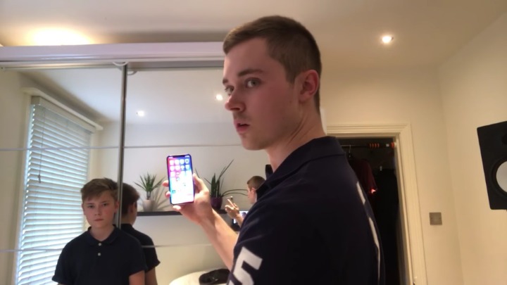 형제 얼굴을 구분 못하는 아이폰 X | 인스티즈