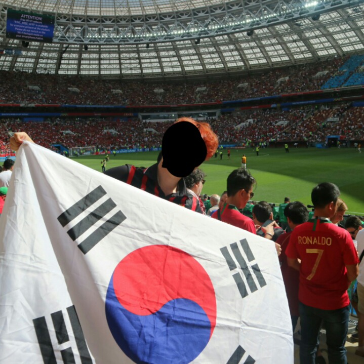 안녕하세요 포르투갈 모로코 경기 코너플래그 쪽에서 태극기 들고 있던 사람입니다 | 인스티즈